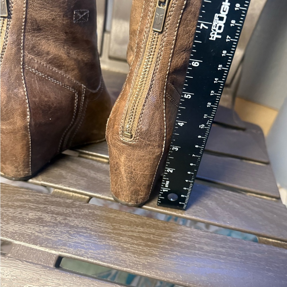Frye Carson Wedge Hidden Approx 3 Inch Heel Brown Distressed Boho Bootie 8M - Picture 12 of 16